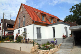 Giebel und Eingangstraufe